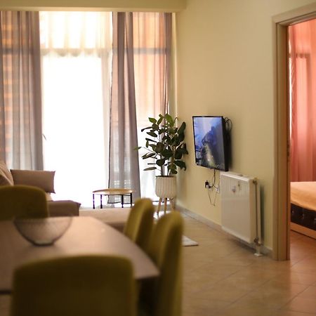 Pleasant Apartment With Free Dedicated Parking In Komuna E Parisit Тирана Екстер'єр фото