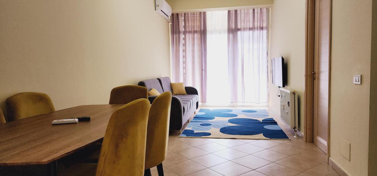 Pleasant Apartment With Free Dedicated Parking In Komuna E Parisit Тирана Екстер'єр фото