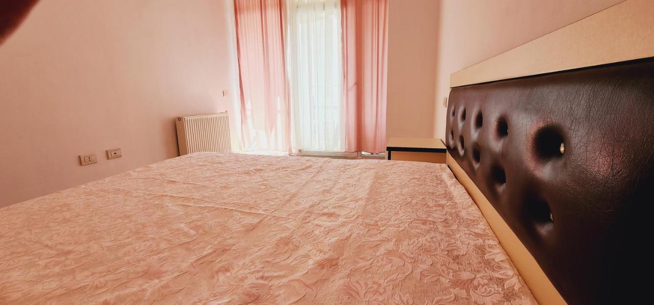 Pleasant Apartment With Free Dedicated Parking In Komuna E Parisit Тирана Екстер'єр фото