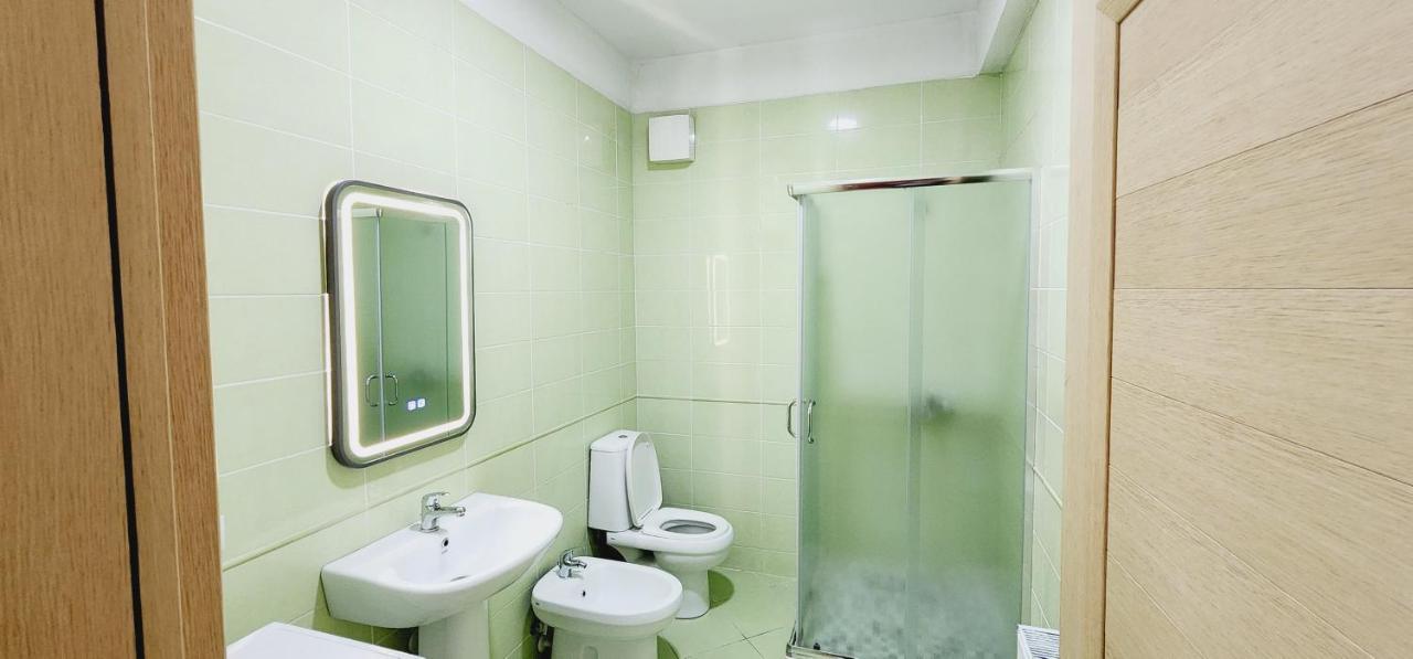 Pleasant Apartment With Free Dedicated Parking In Komuna E Parisit Тирана Екстер'єр фото