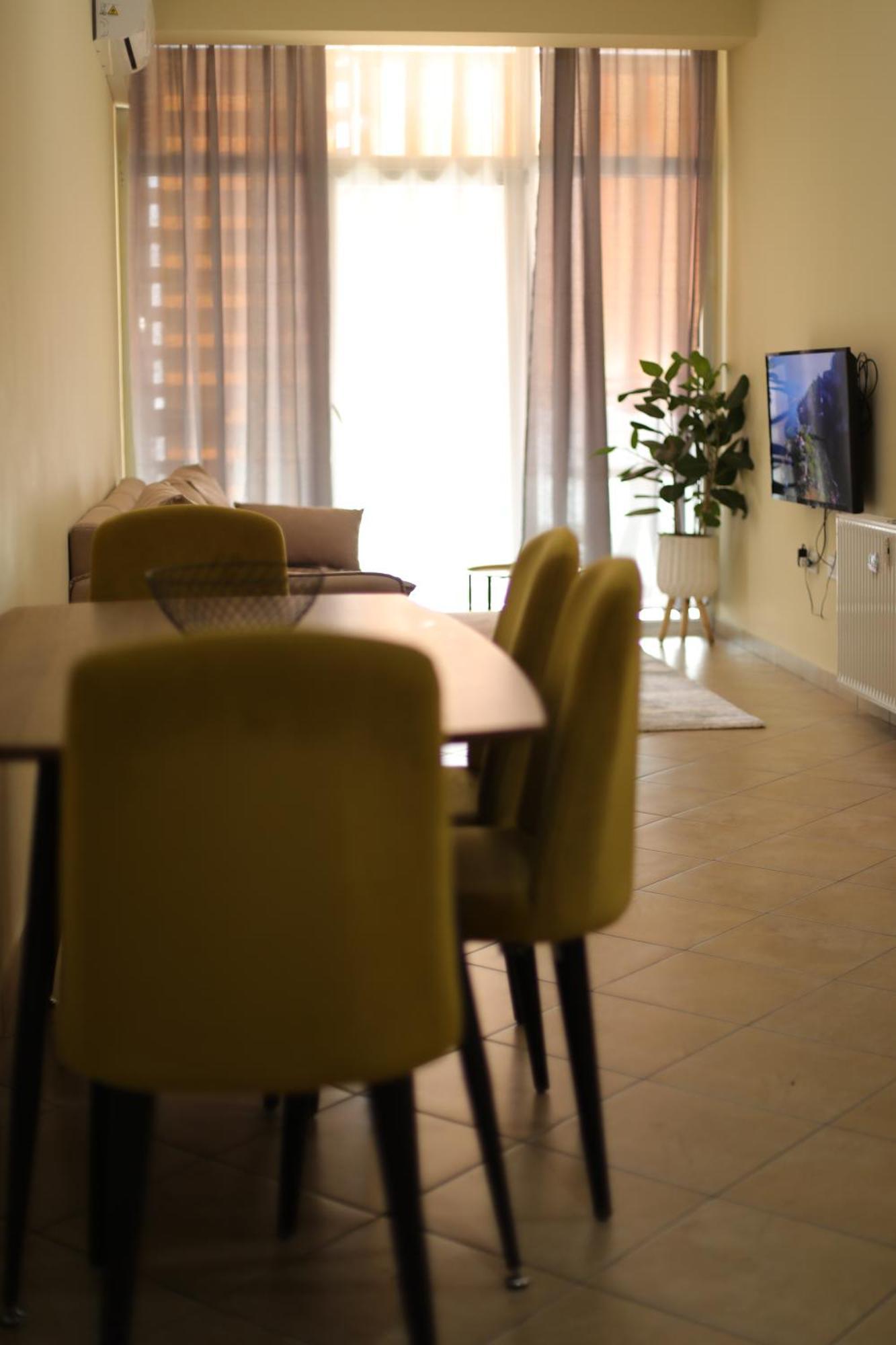 Pleasant Apartment With Free Dedicated Parking In Komuna E Parisit Тирана Екстер'єр фото