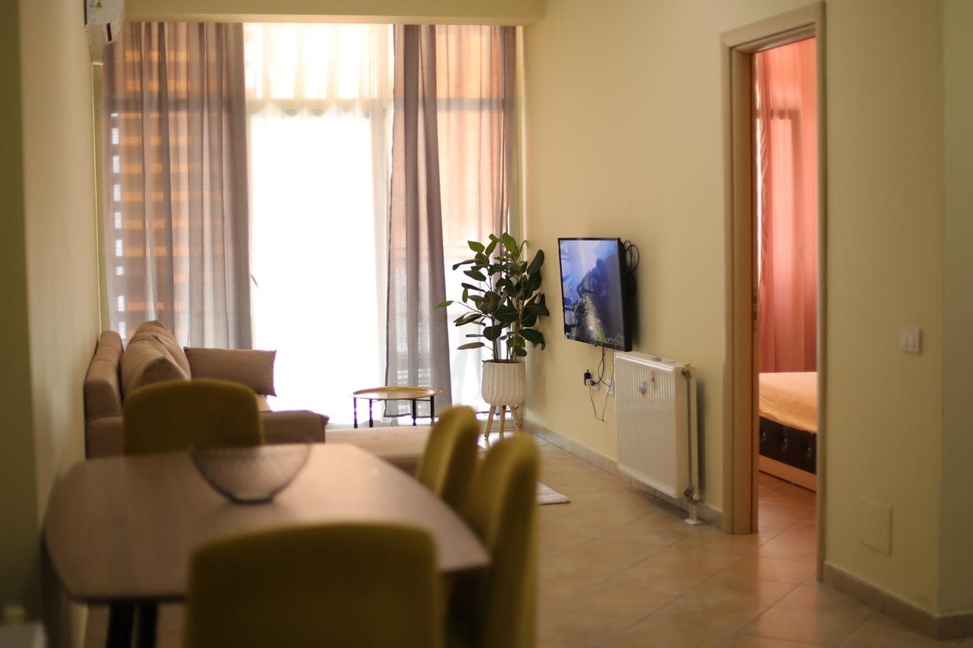 Pleasant Apartment With Free Dedicated Parking In Komuna E Parisit Тирана Екстер'єр фото