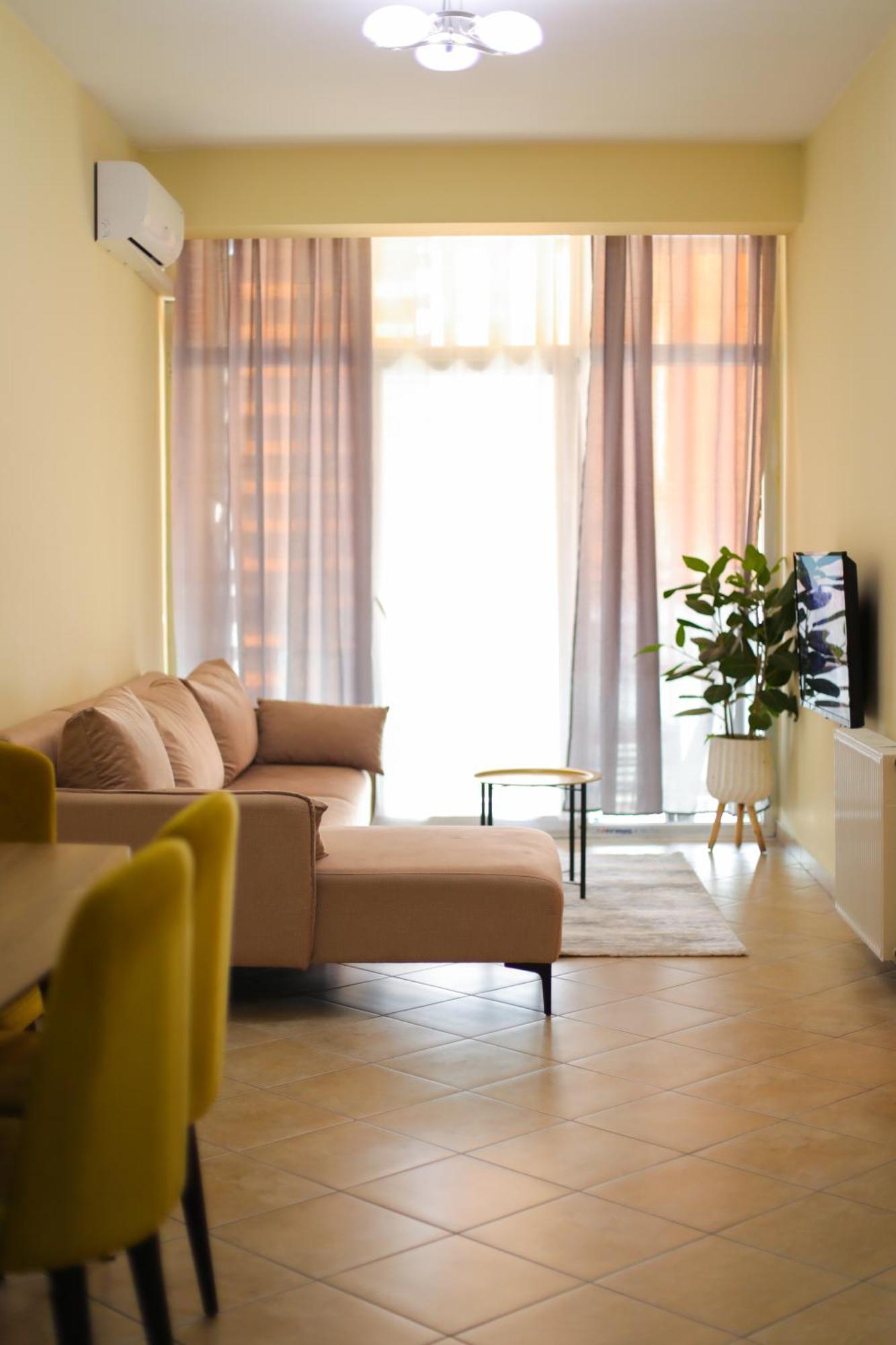 Pleasant Apartment With Free Dedicated Parking In Komuna E Parisit Тирана Екстер'єр фото