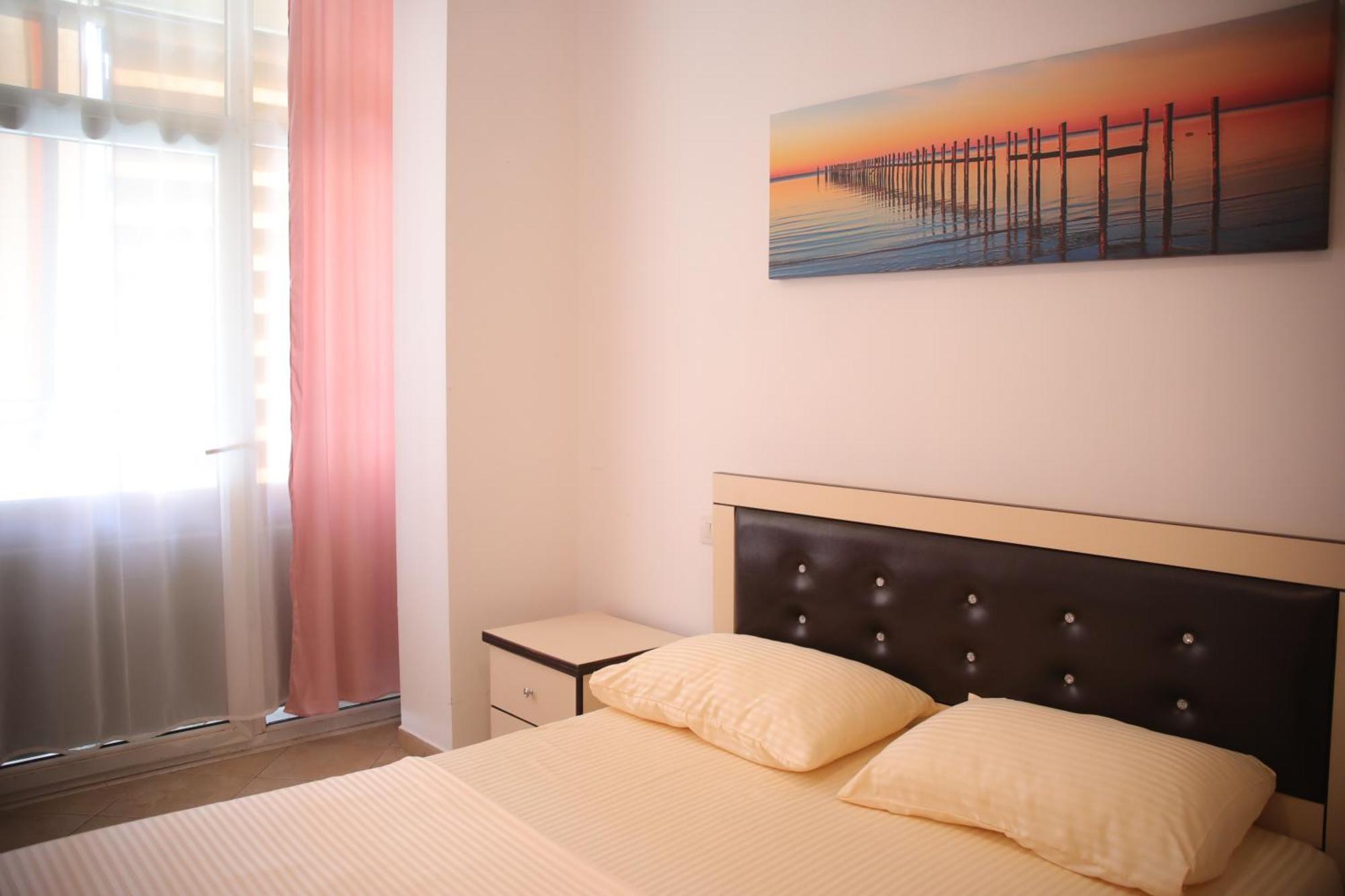 Pleasant Apartment With Free Dedicated Parking In Komuna E Parisit Тирана Екстер'єр фото